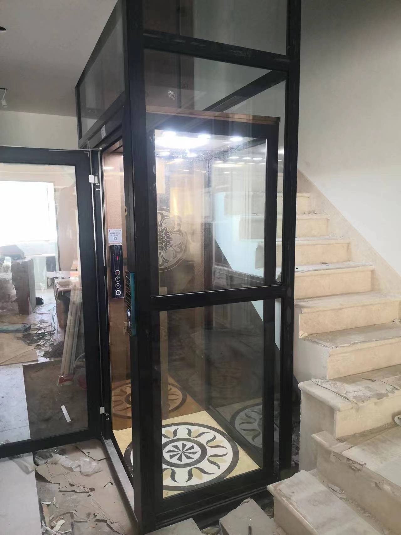 河北省三河市迎宾南路信达商贸安装视频展示 - 山东亿斯特电梯有限公司